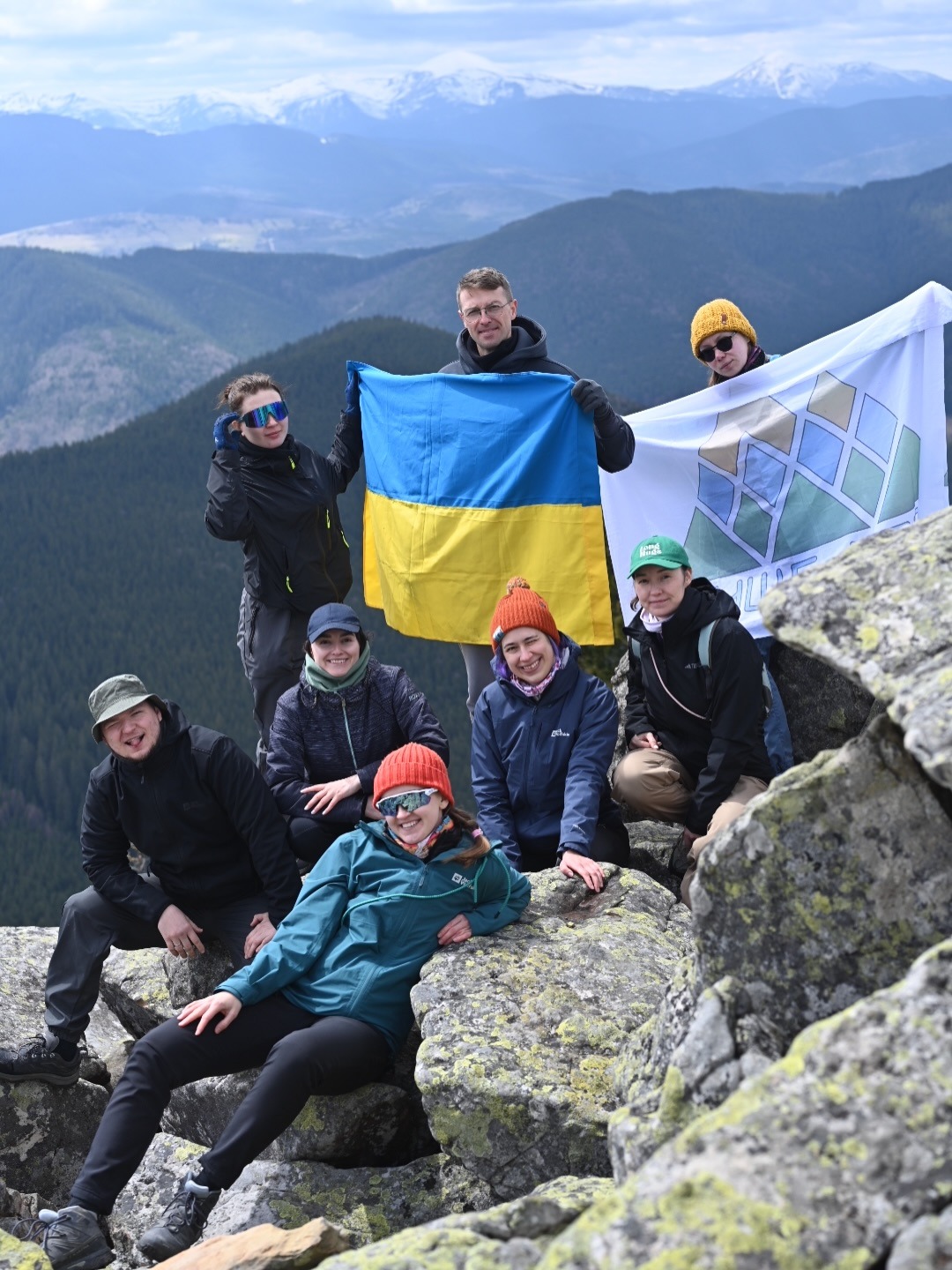 Група Вище Неба в Карпатах